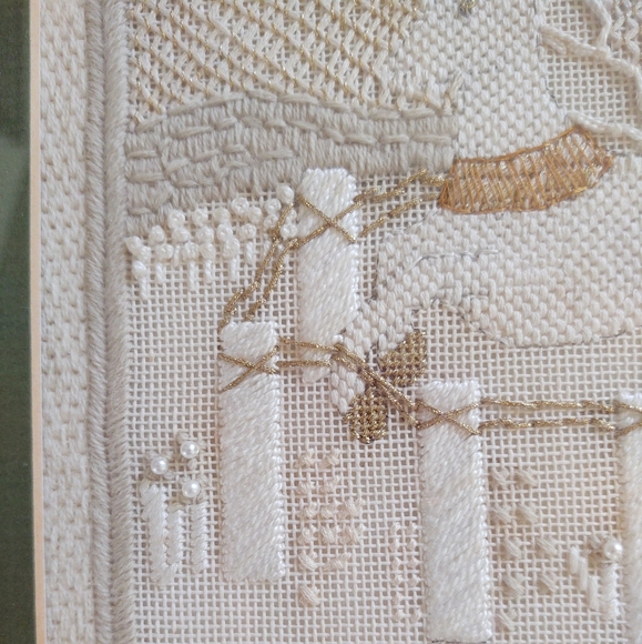 Vintage handmade crewelwork of unicorn - Picture 3 of 11